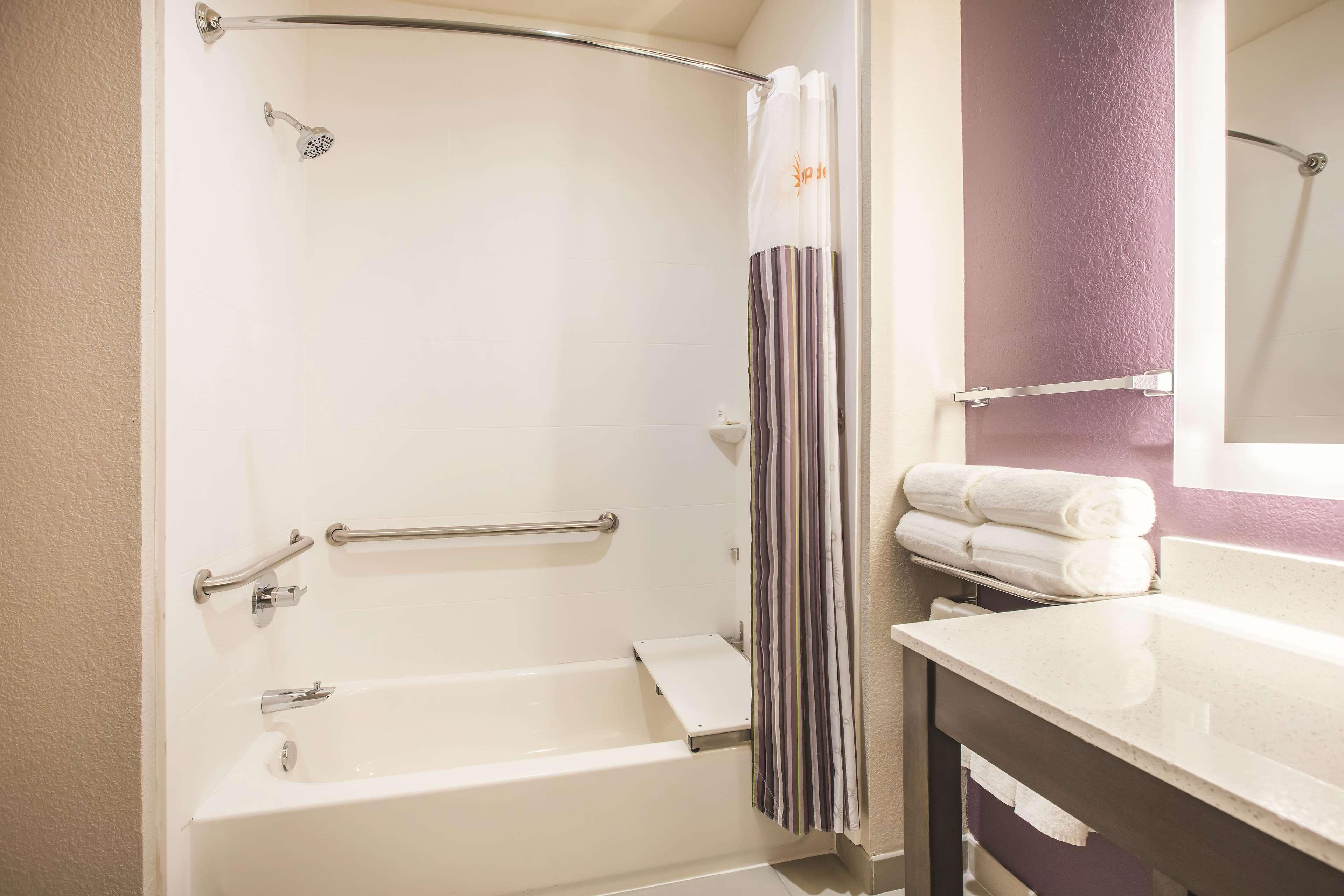 La Quinta By Wyndham Dallas Plano - The Colony Bagian luar foto